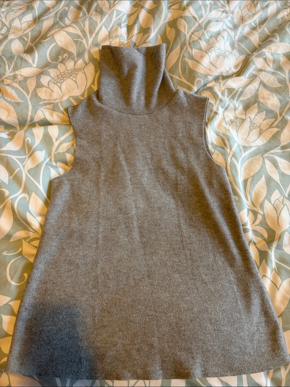 Zara Gray Sleeveless Turtleneck Knit Top